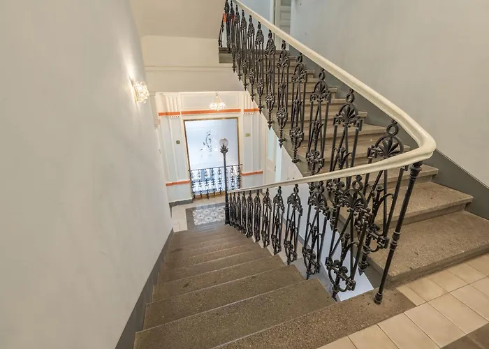 Homely I 38m2 I Elevator I Self Check-in アパート プラハ