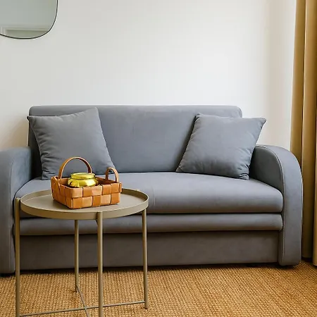 Homely I 38m2 I Elevator I Self Check-in Prague